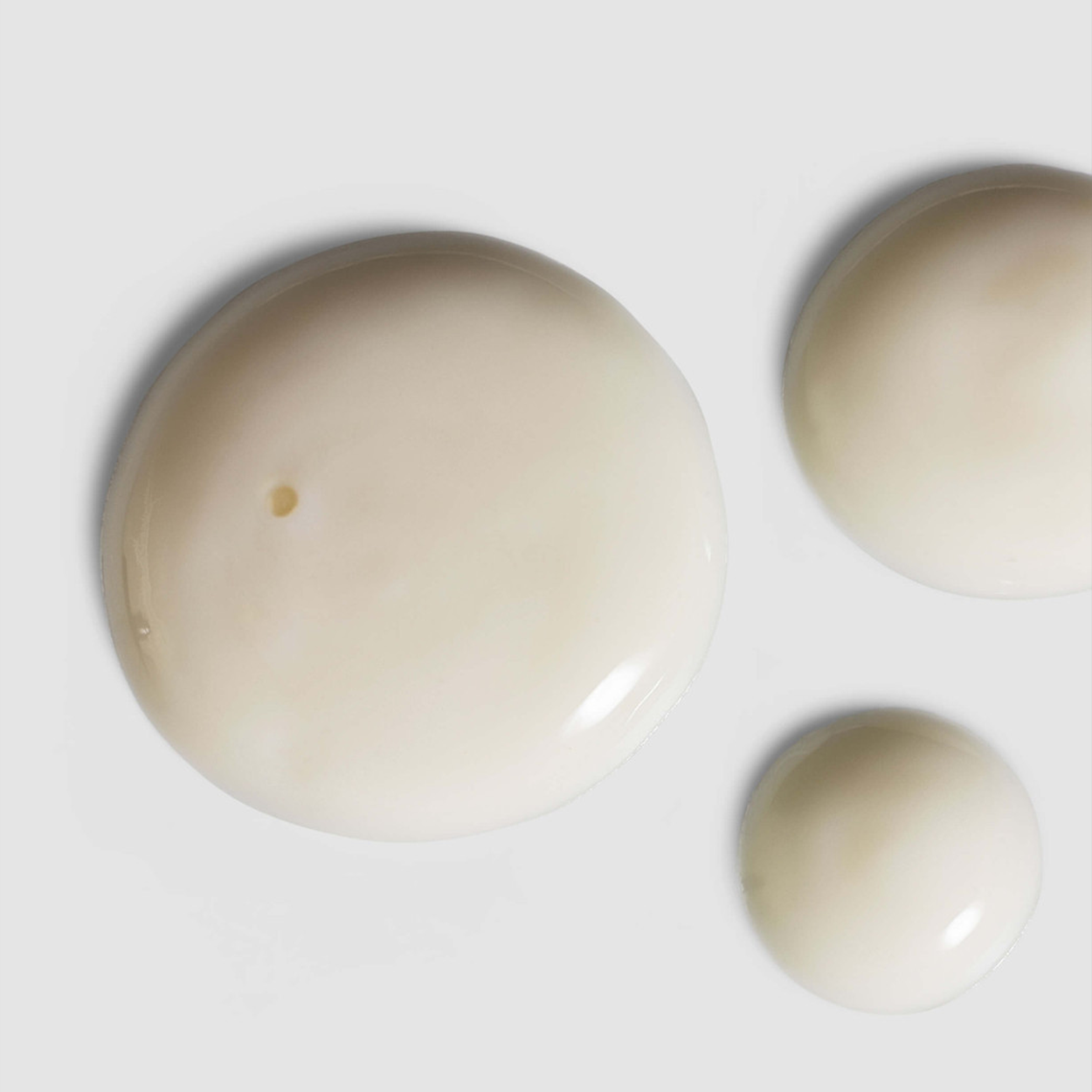 Youth EssentiA C-Quence Serum 4